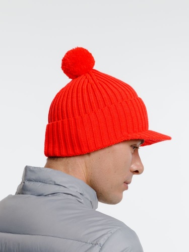 Вязаная шапка с козырьком Peaky, красная (кармин) фото 7